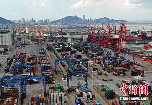 资料图:集装箱码头。中新社记者 泱波 摄 产业巨头加速落地广东东莞